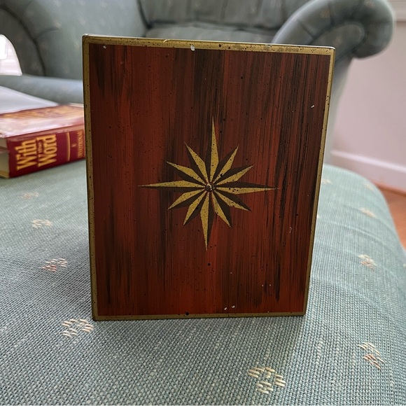 THE PYRAMID COLLECTION METAL TISSUE BOX - Picture 2 of 7